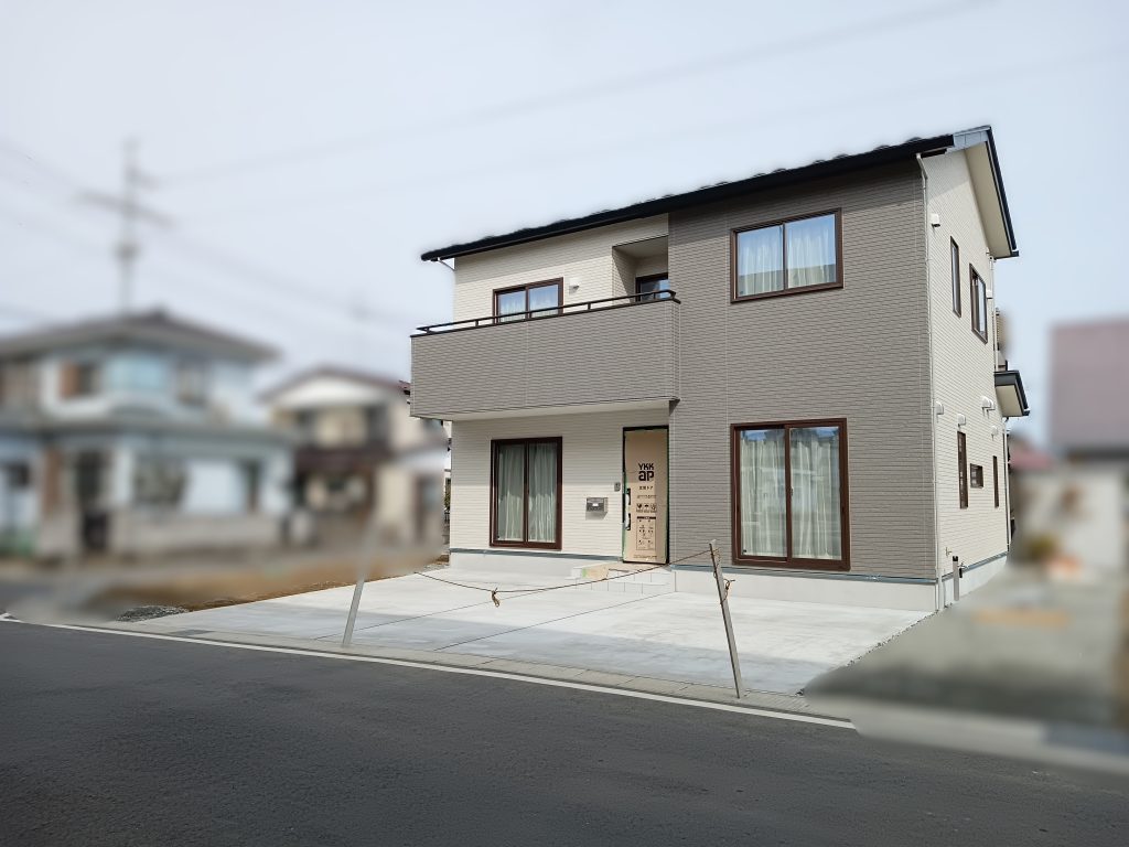壁付けキッチンでLDKを広く、家族が自然とつながる住まい。